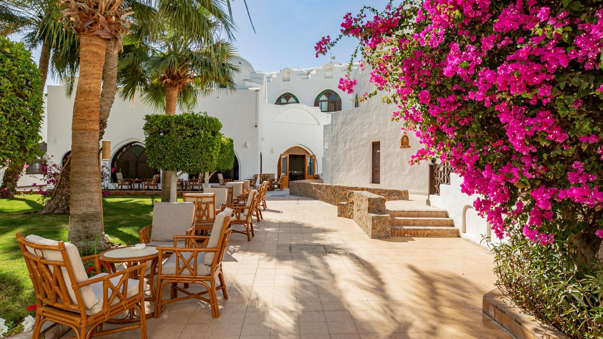 Arabella-hotel-el-khan-terrace