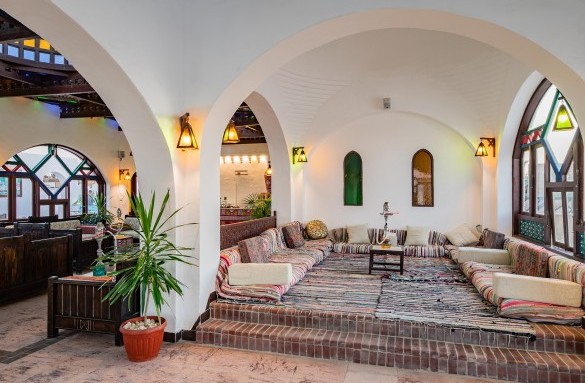 Arabella-hotel-om kolthoum-cafe-4