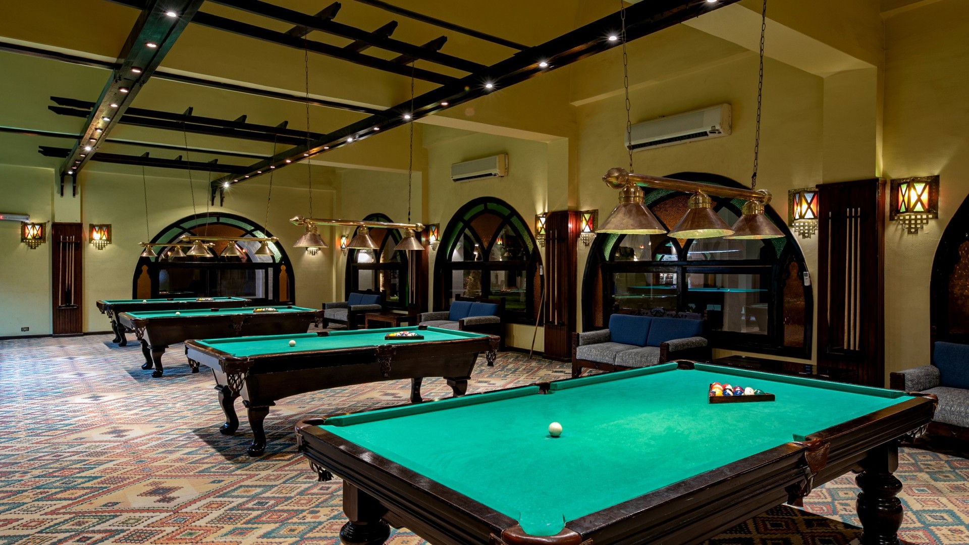 Arabella-hotel-billiards-Room