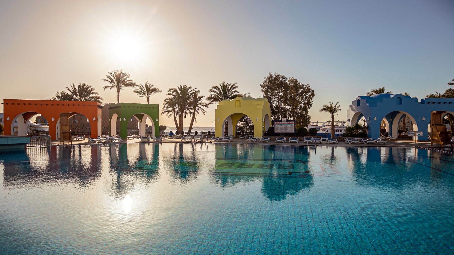 arabella-hotel-swimming-pool-2