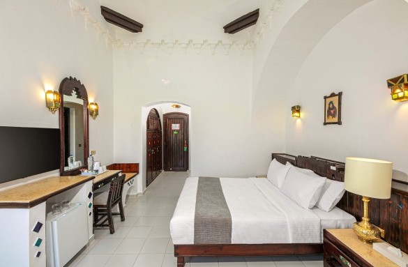 Arabella-hotel-panorama-seaview-kingbed