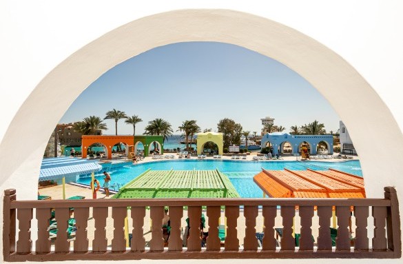 Arabella-hotel-pool-view-balcony