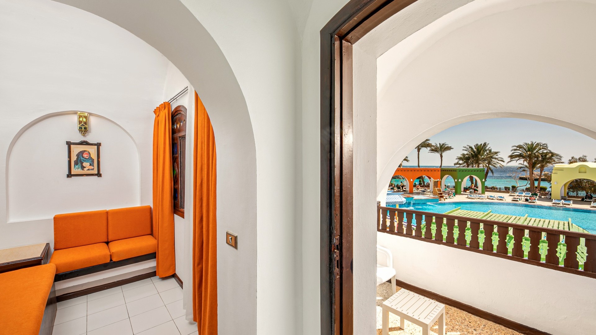 Arabella-hotel-pool-view-room-balcony