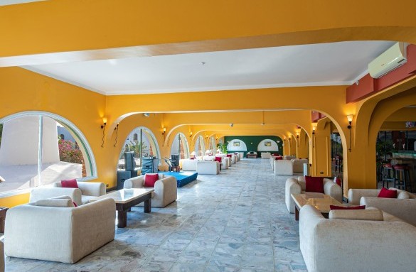 arabia-hotel-bar-seating-area-2