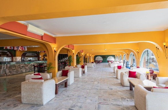 arabia-hotel-bar-seating-area-3