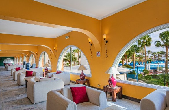 arabia-hotel-bar-seating-area-5