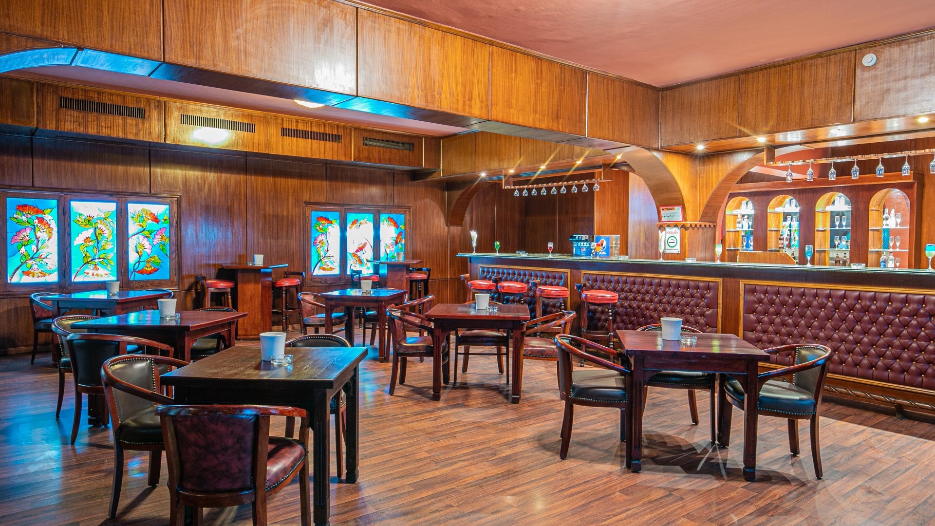 arabia-hotel-havana-sports-bar-2