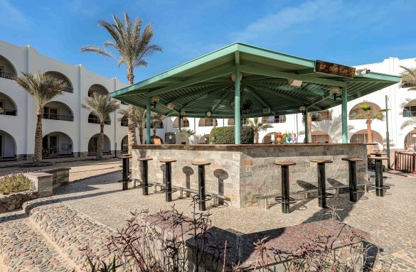 arabia-hotel-lagoon-bar-1