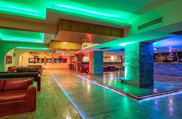 arabia-hotel-lawrence-pub-2