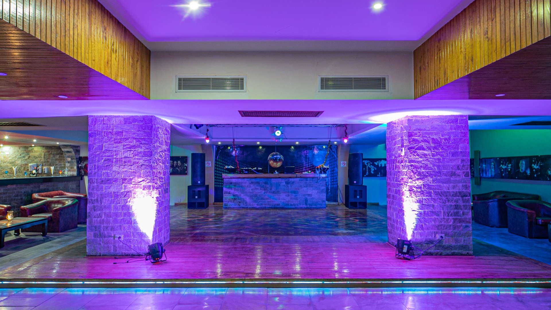 arabia-hotel-lawrence-pub-3