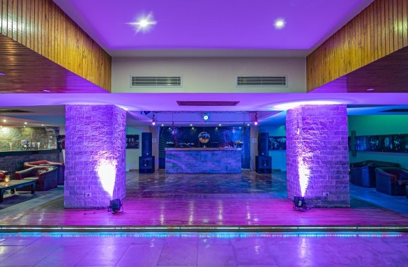 arabia-hotel-lawrence-pub-3