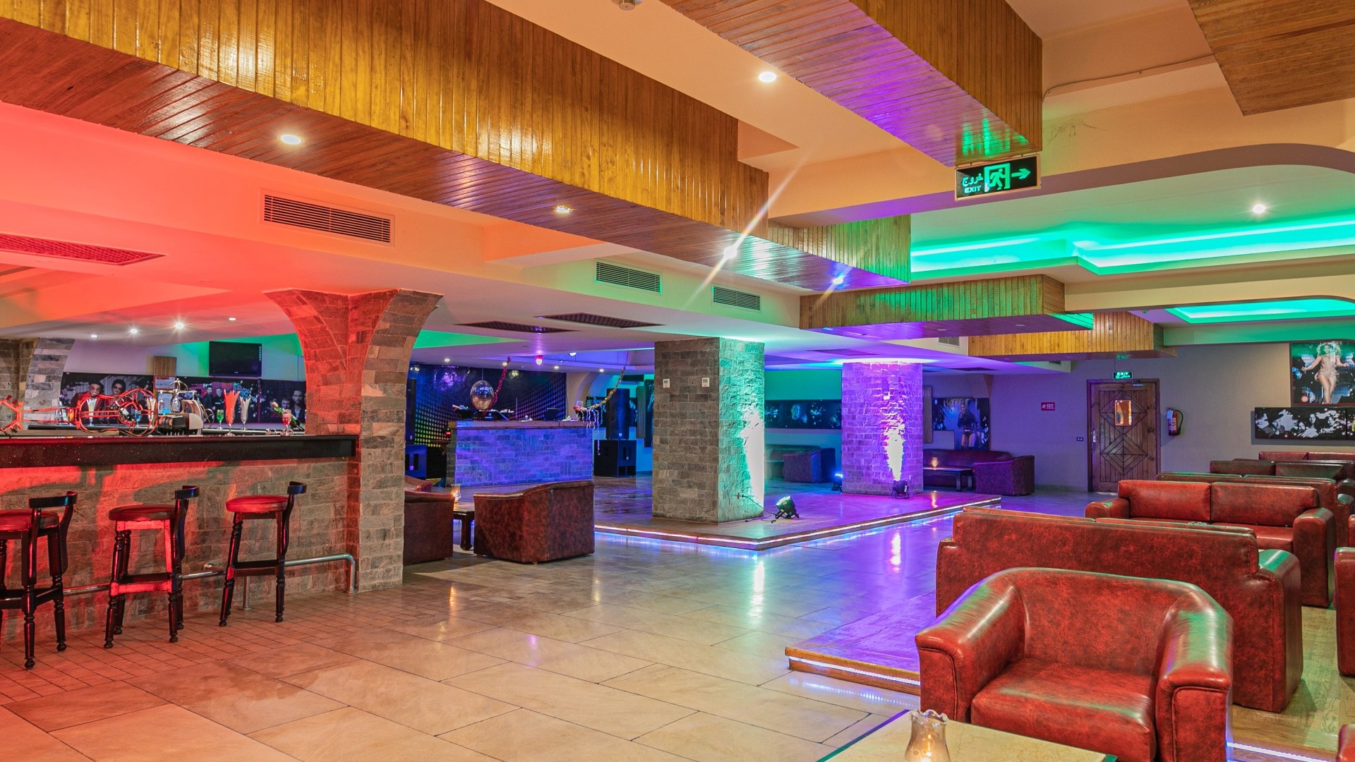 arabia-hotel-lawrence-pub-4