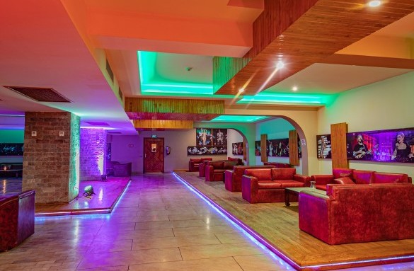 arabia-hotel-lawrence-pub