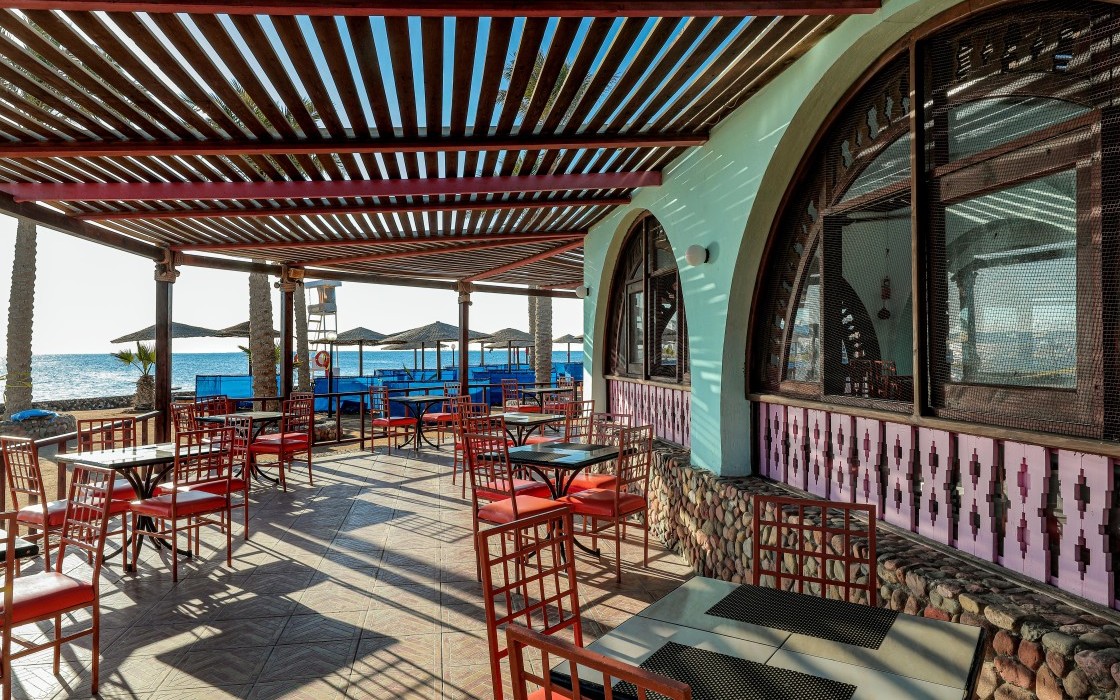 arabia-hotel-marina-restaurant-terrace