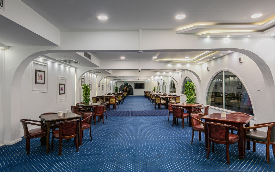 arabia-hotel-white-sports-bar-5