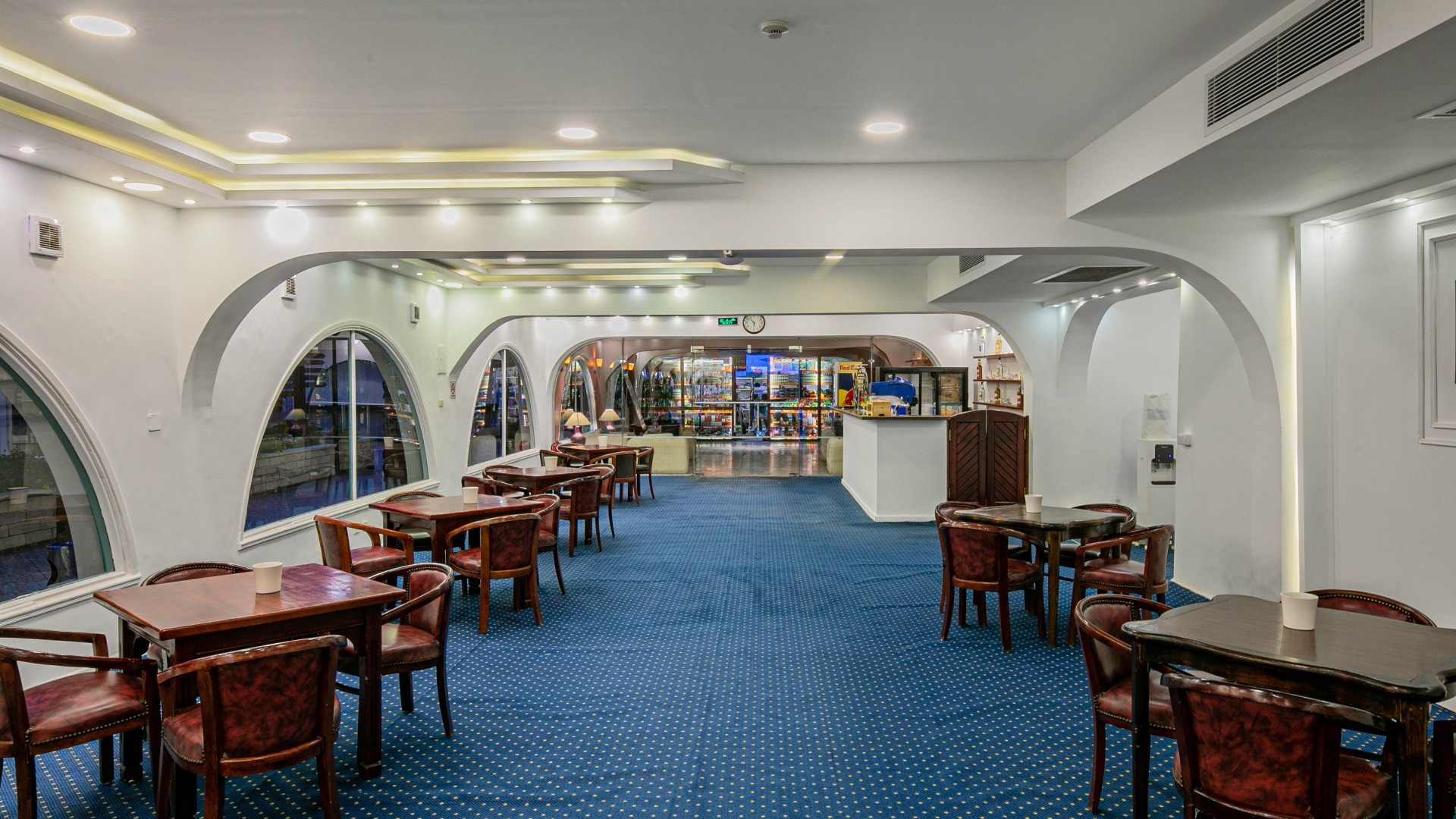 arabia-hotel-white-sports-bar