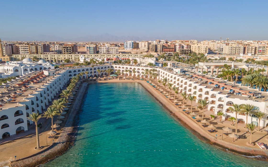 arabia-hotel-lagoons-beach-3