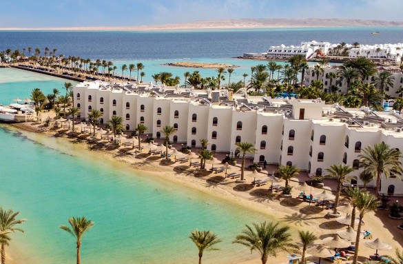 arabia-hotel-lagoons-beach