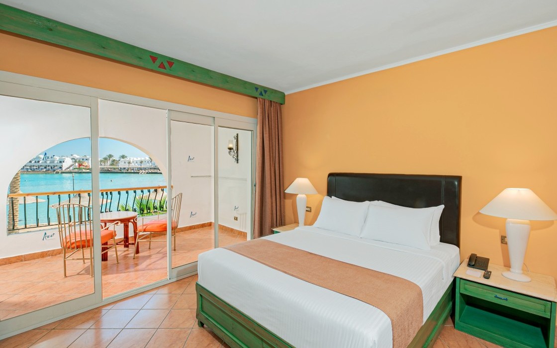 arabia-hotel-junior-suite-bedroom-2