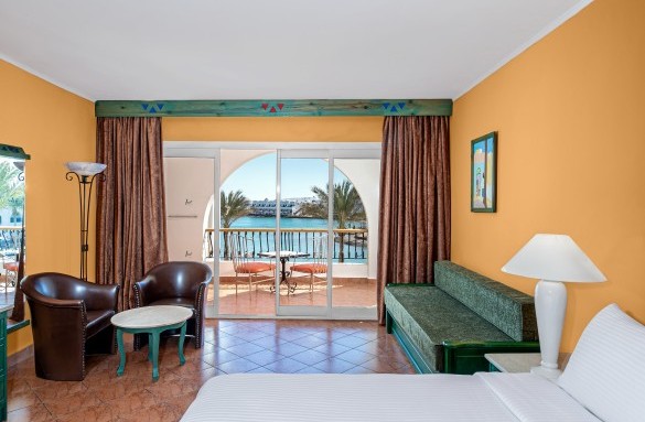 arabia-hotel-lagoon-room-kingbed-2