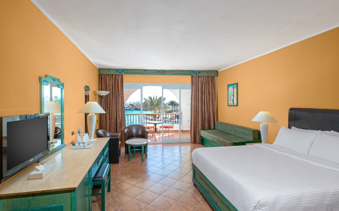 arabia-hotel-lagoon-room-kingbed