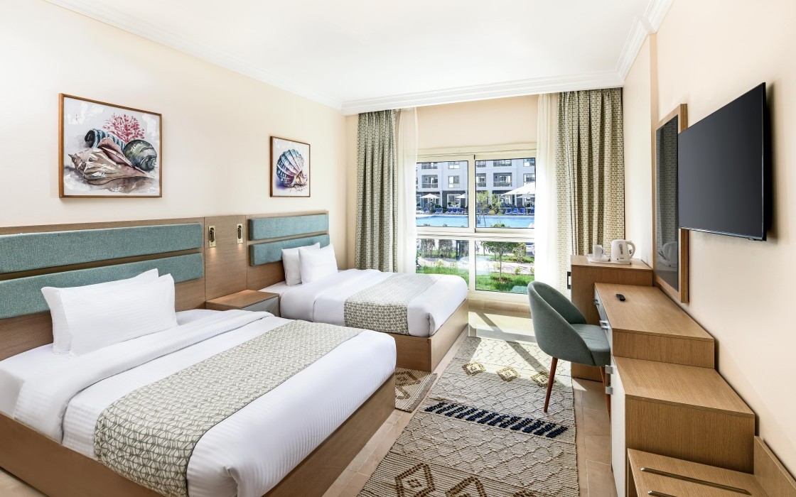 azur-hotel-family-twin beds