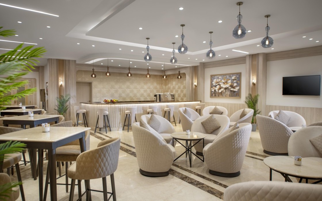 Azur-hotel-Crystal-lounge-bar-2