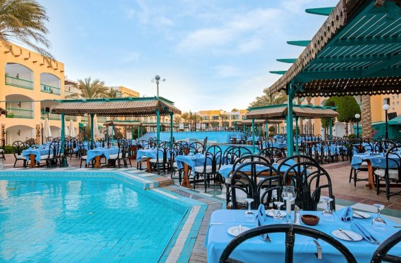 bel-air-hotel-pool-restaurant-2