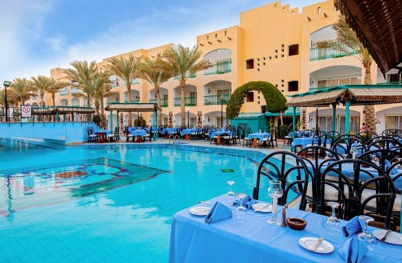 bel-air-hotel-pool-restaurant-3