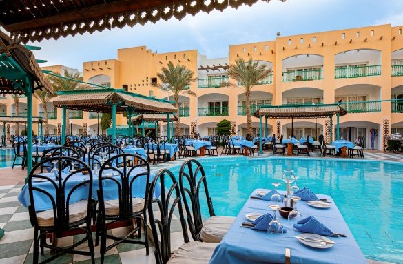 bel-air-hotel-pool-restaurant-4