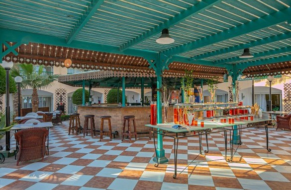 bel-air-hotel-snacks-bar-4