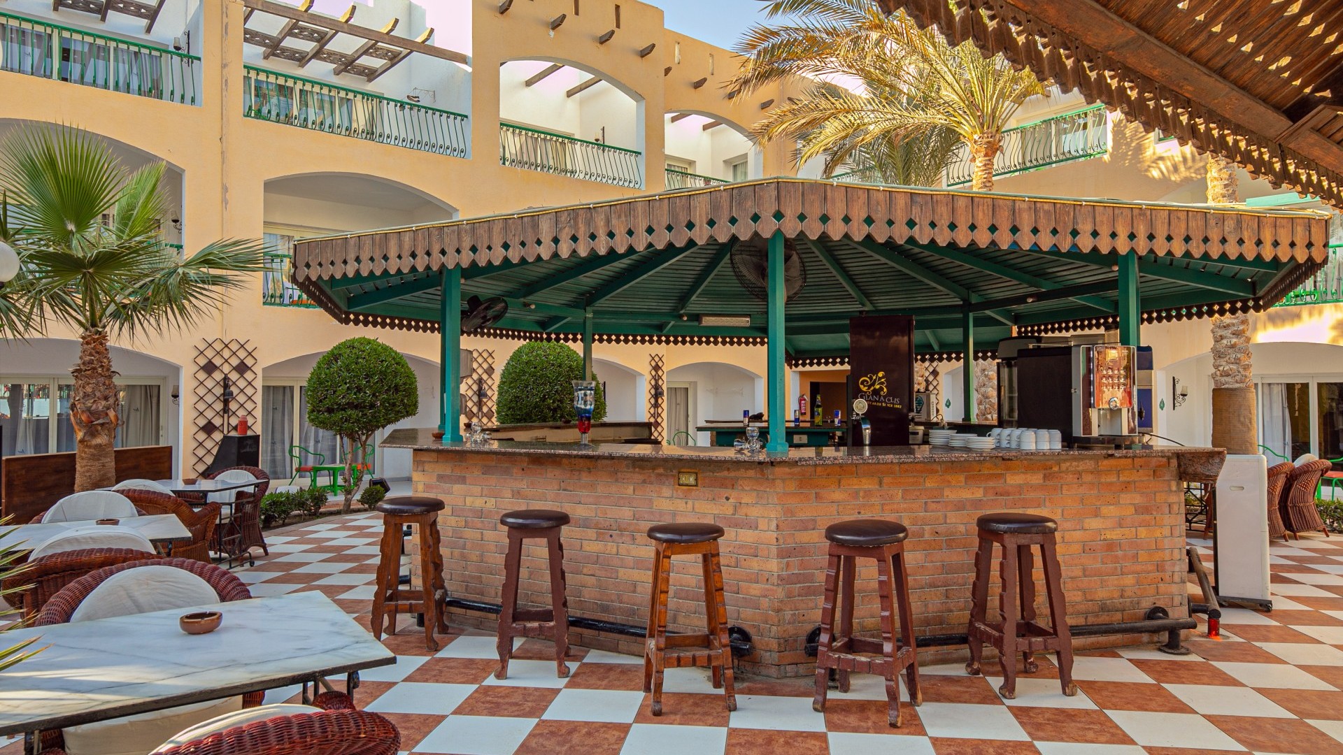 bel-air-hotel-snacks-bar