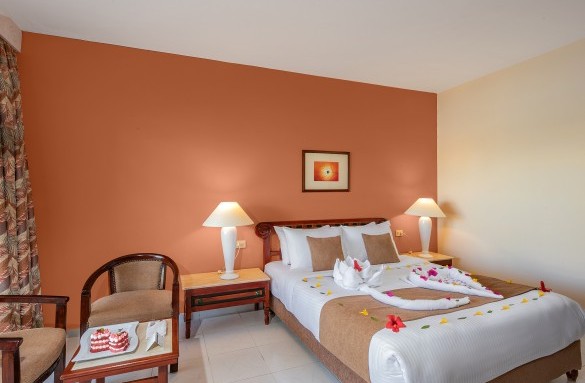 bel-air-hotel-kingbed-honeymoon-2