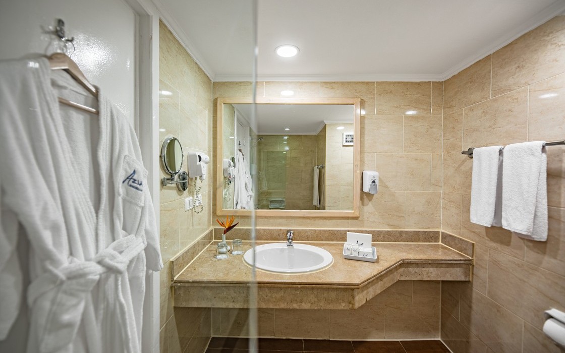 bel-air-hotel-standard-room-bathroom-7