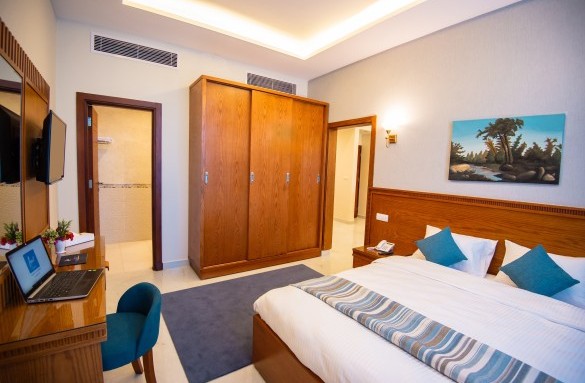 lamar-hotel-deluxe-room-2