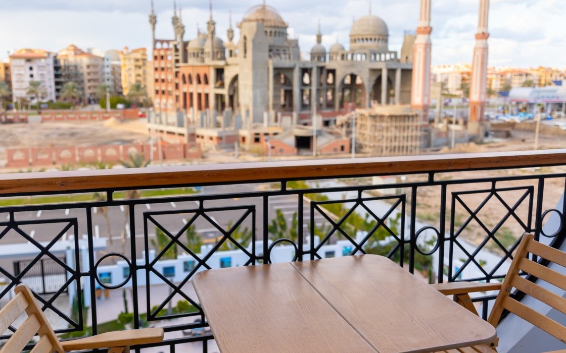 lamar-hotel-deluxe-room-terrace-4