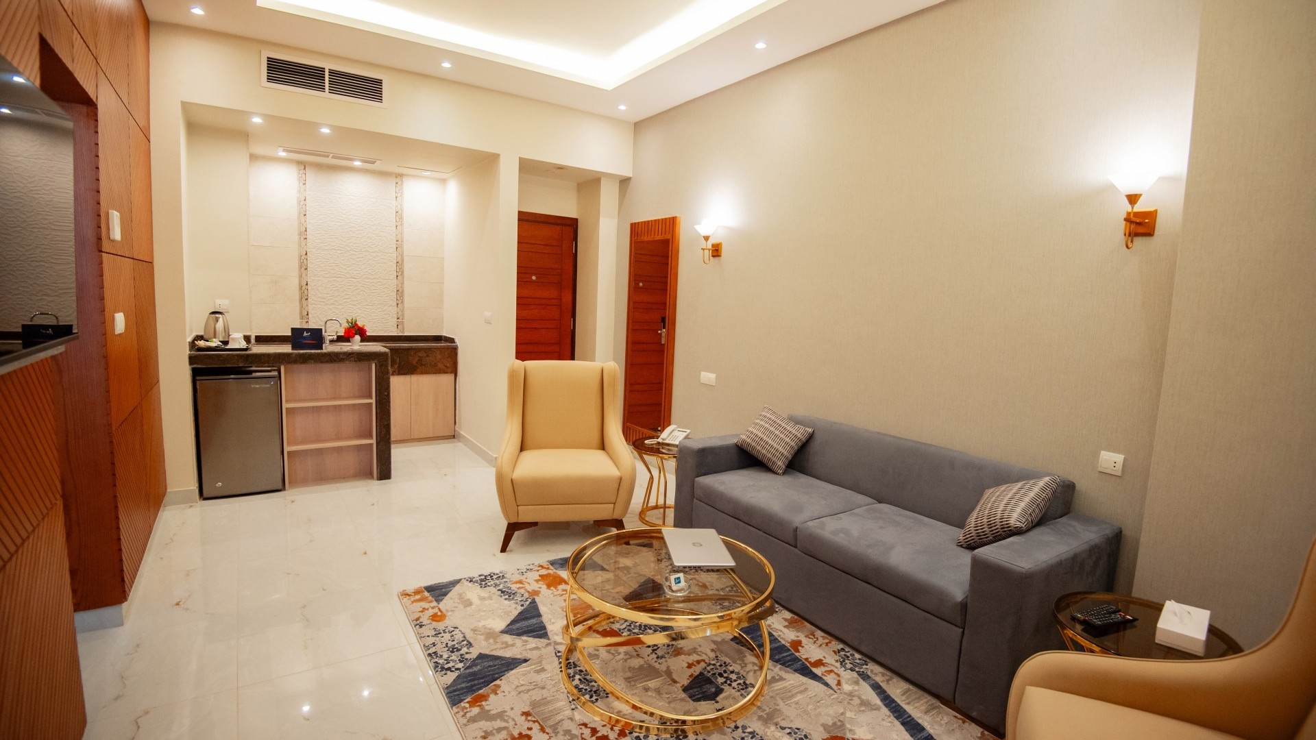 lamar-hotel-junior-suite-living-room-2