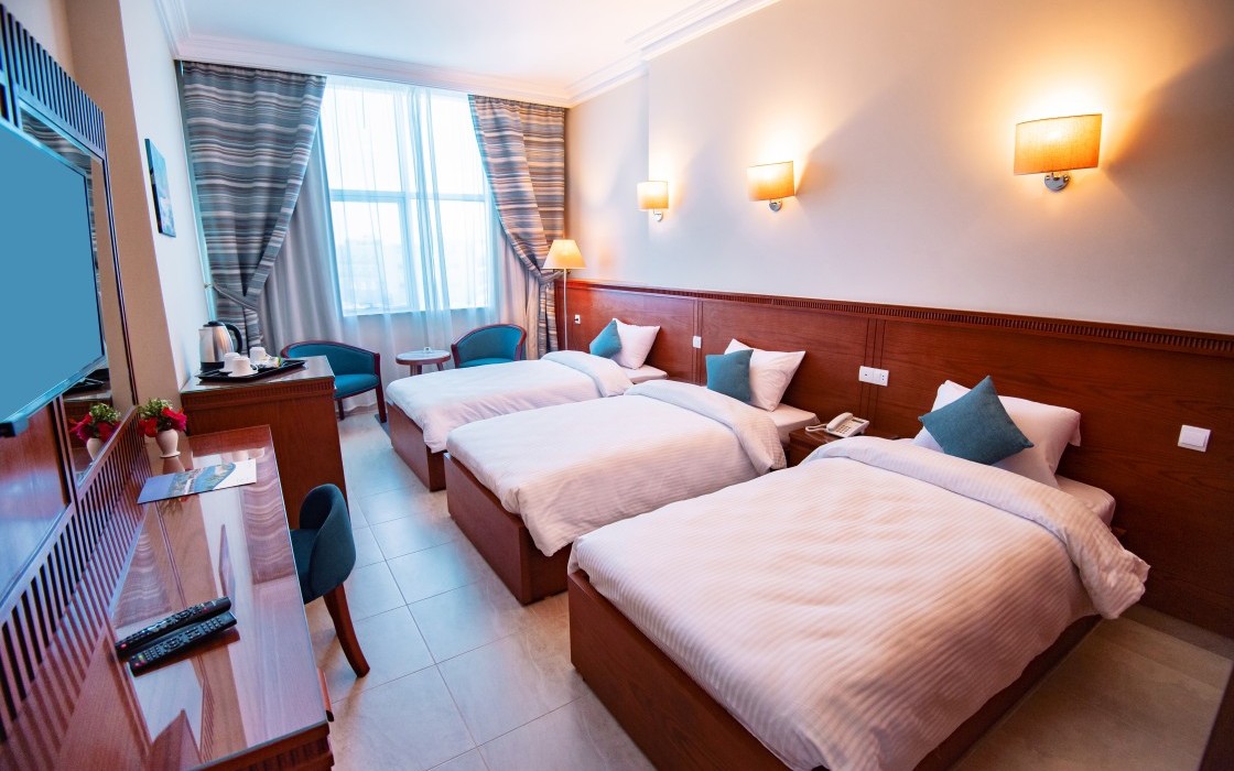 lamar-hotel-triple-room