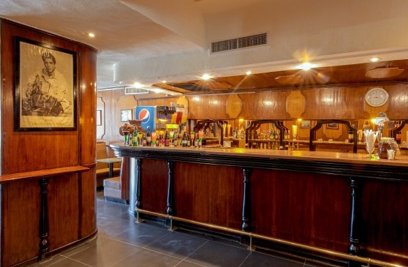 marlin-hotel-jokers-tavern-bar-2