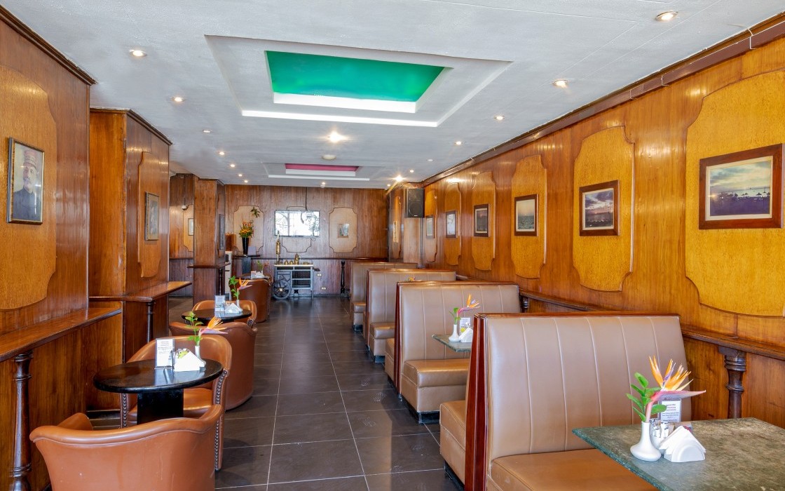 marlin-hotel-jokers-tavern-bar