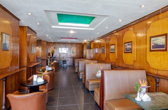 marlin-hotel-jokers-tavern-bar