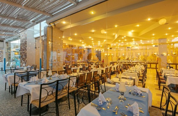 marlin-hotel-main-restaurant-terrace-6