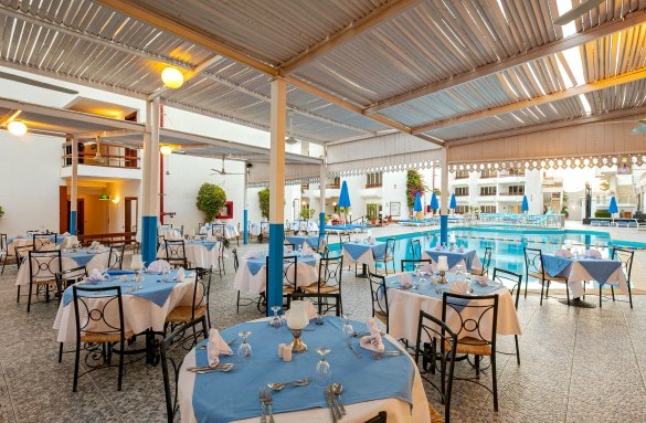 marlin-hotel-main-restaurant-terrace-7