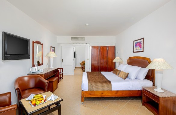 marlin-hotel-junior-suite-bedroom-2