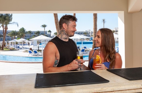 pharaoh-azur-hotel-pool-bar