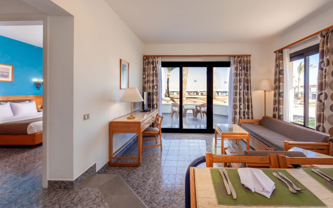 pharaoh-hotel-bunglow-one-bedroom-livingroom