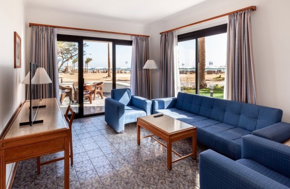 pharaoh-hotel-bunglow-two-bedroom-livingroom-2