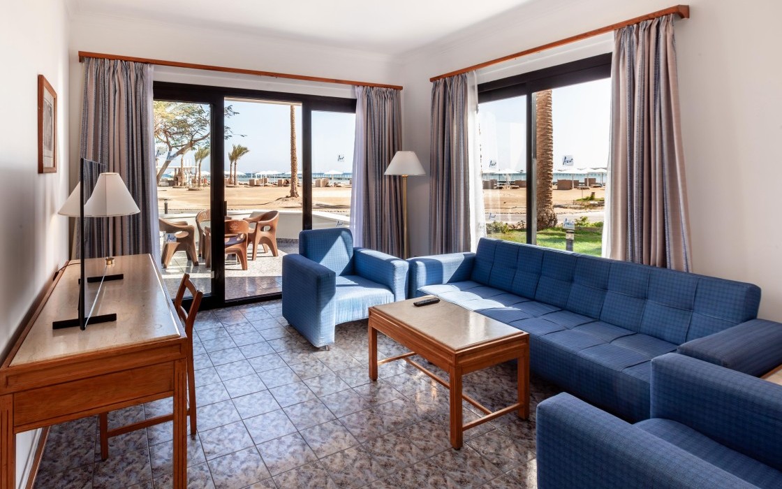 pharaoh-hotel-bunglow-two-bedroom-livingroom