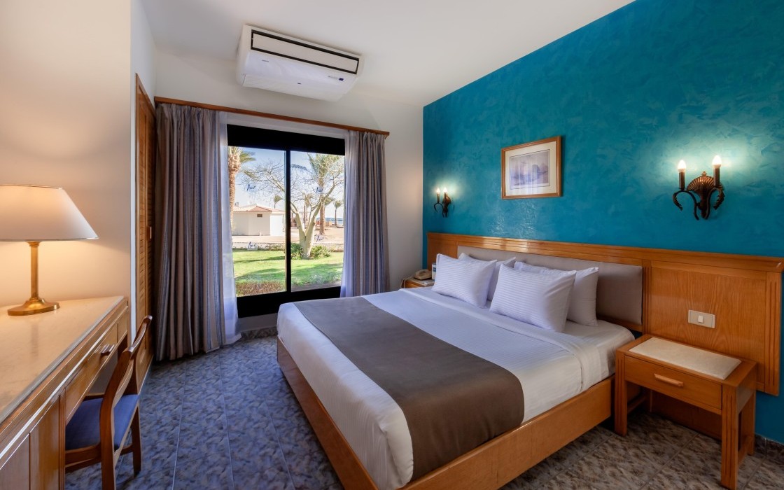 pharaoh-hotel-bunglow-two-bedroom-main-room