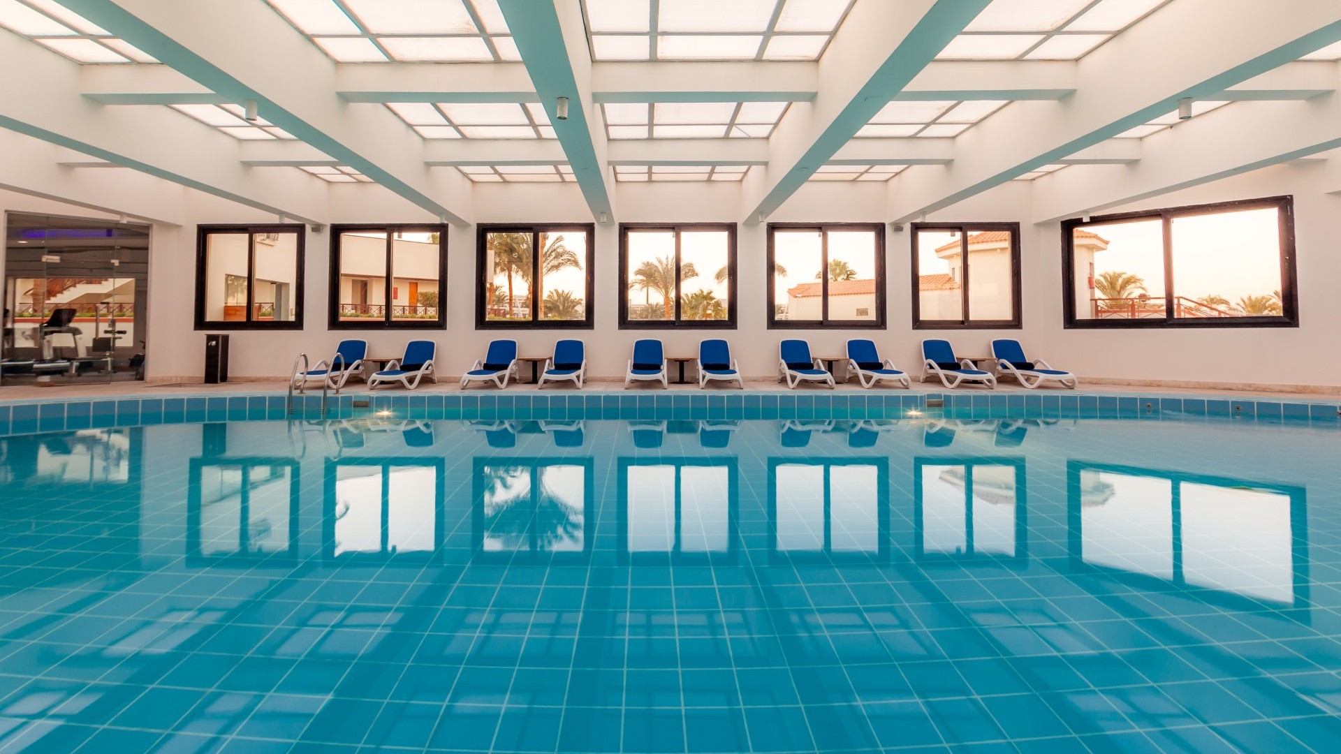 pharaoh-hotel-indoor-pool-1